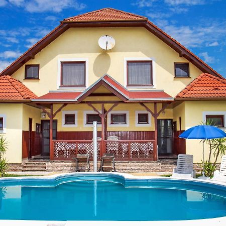 Holiday home in Balatonmariafürdo 19358 Balatonkeresztúr Exterior foto